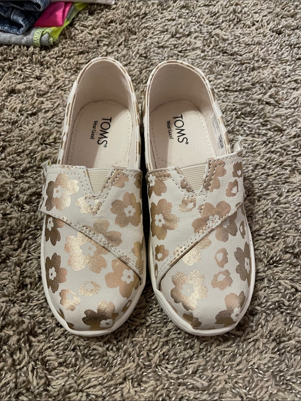 Toms Kids Slip-On Sneakers in Cream with Metallic Gold Floral